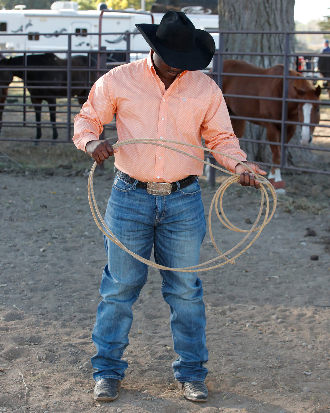 Men's Classic Fit Button-Down Western Shirt