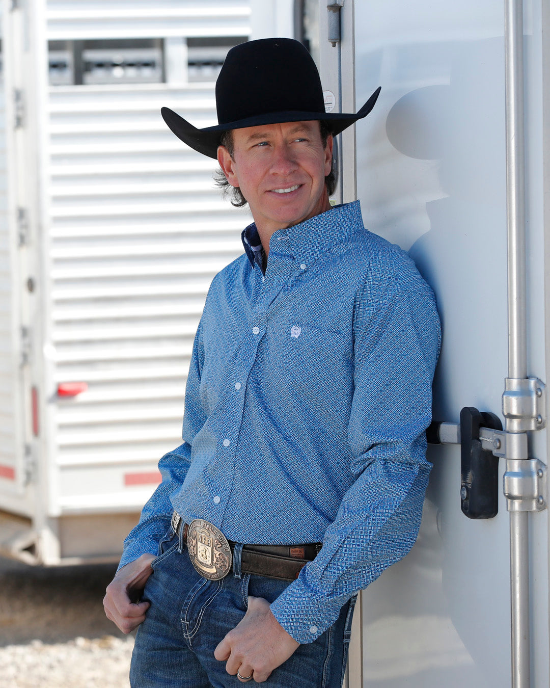 Men's Classic Fit Button-Down Western Shirt