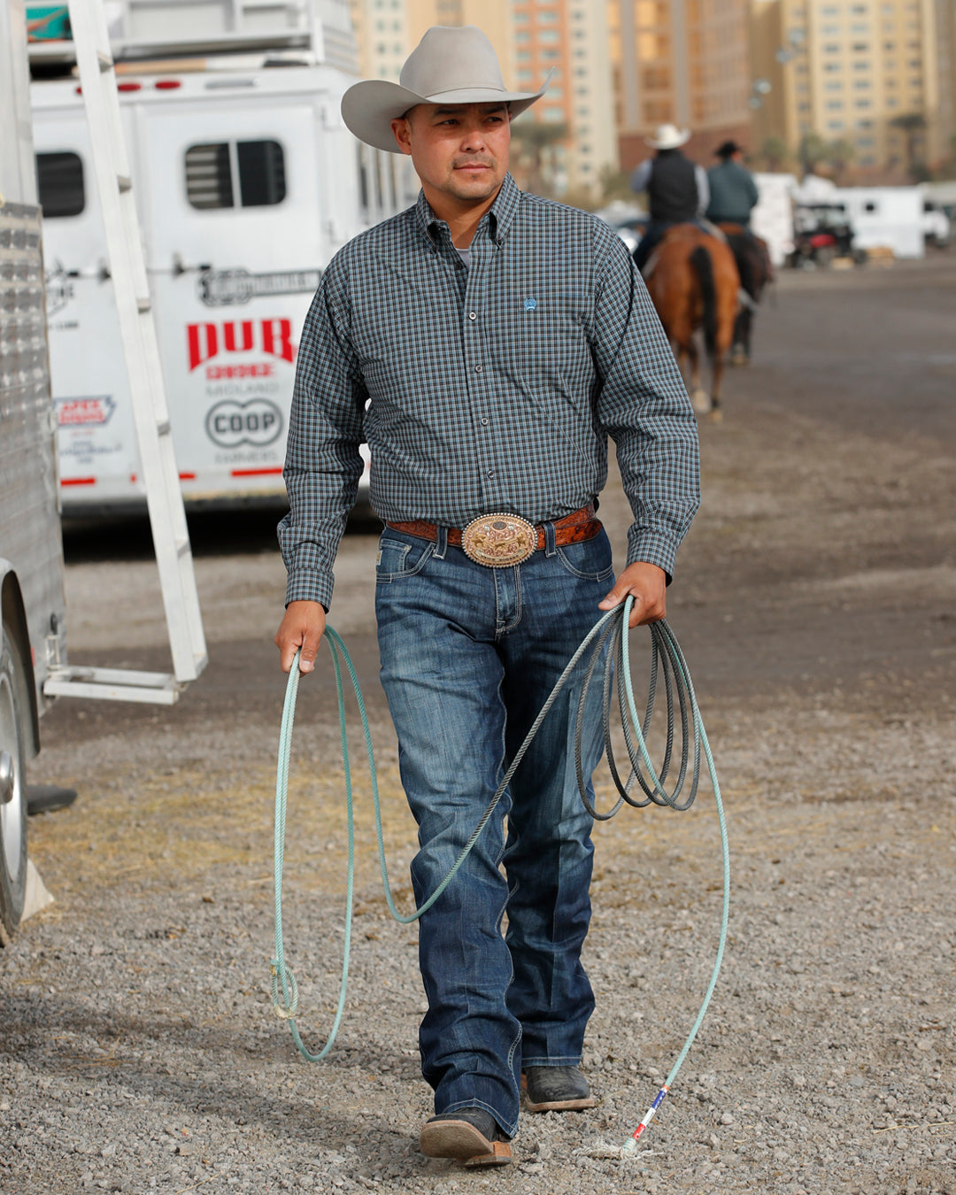 Men's Stretch Classic Fit Button-Down Western Shirt