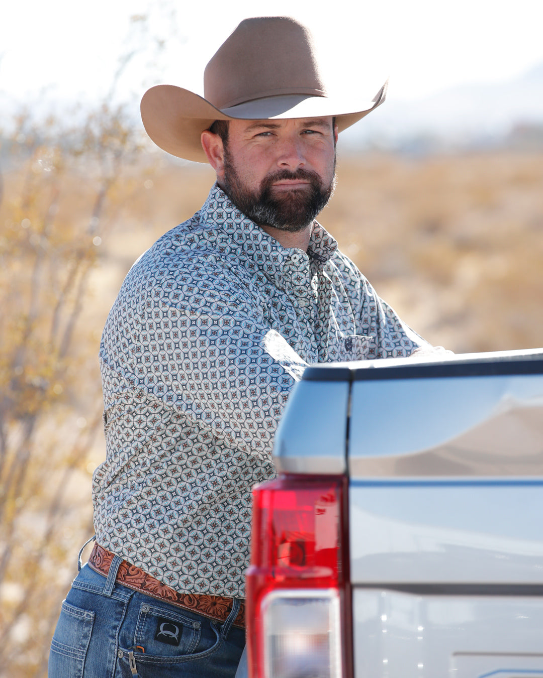 Men's Classic Fit Button-Down Western Shirt