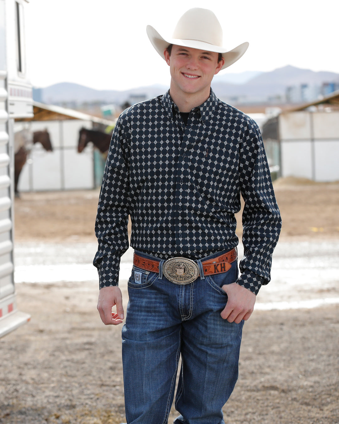 Men’s Modern Fit Button-Down Western Shirt