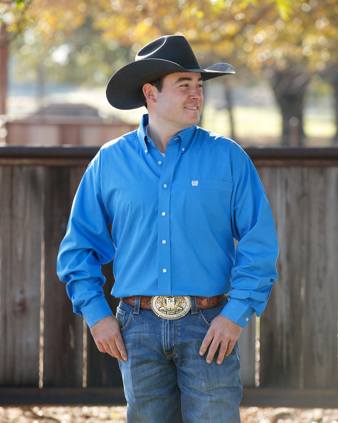 Men's Solid Classic Fit Button-Down Western Shirt