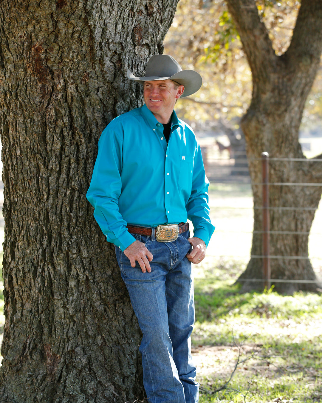 Men's Solid Classic Fit Button-Down Western Shirt