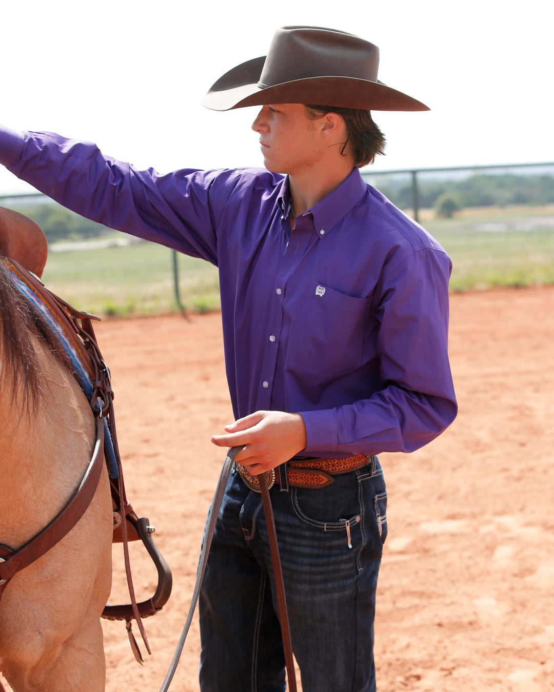 Men's Solid Classic Fit Western Button-Down Shirt