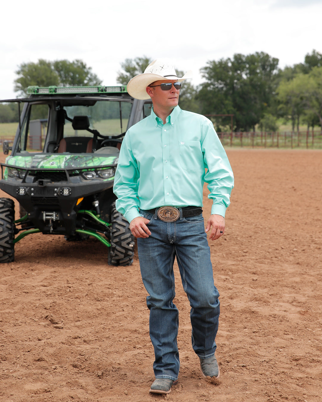 Men's Solid Classic Fit Button-Down Western Shirt
