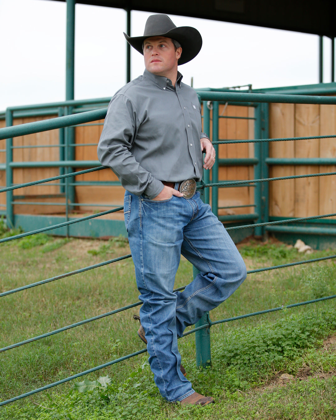 Men's Solid Classic Fit Button-Down Western Shirt