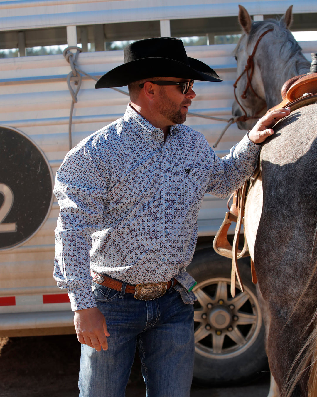 Men's Classic Fit Button-Down Western Shirt