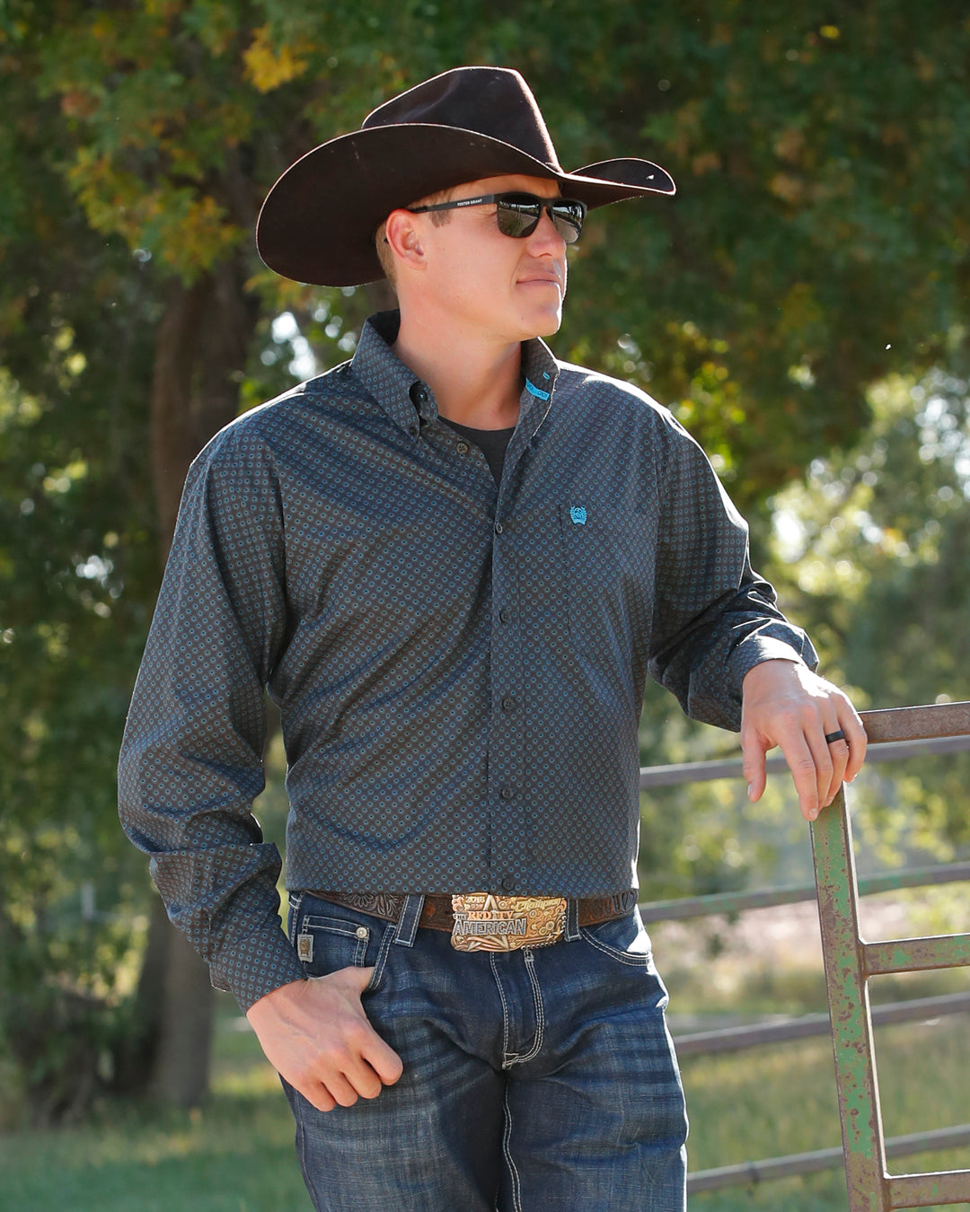 Men's Stretch Classic Fit Button-Down Western Shirt