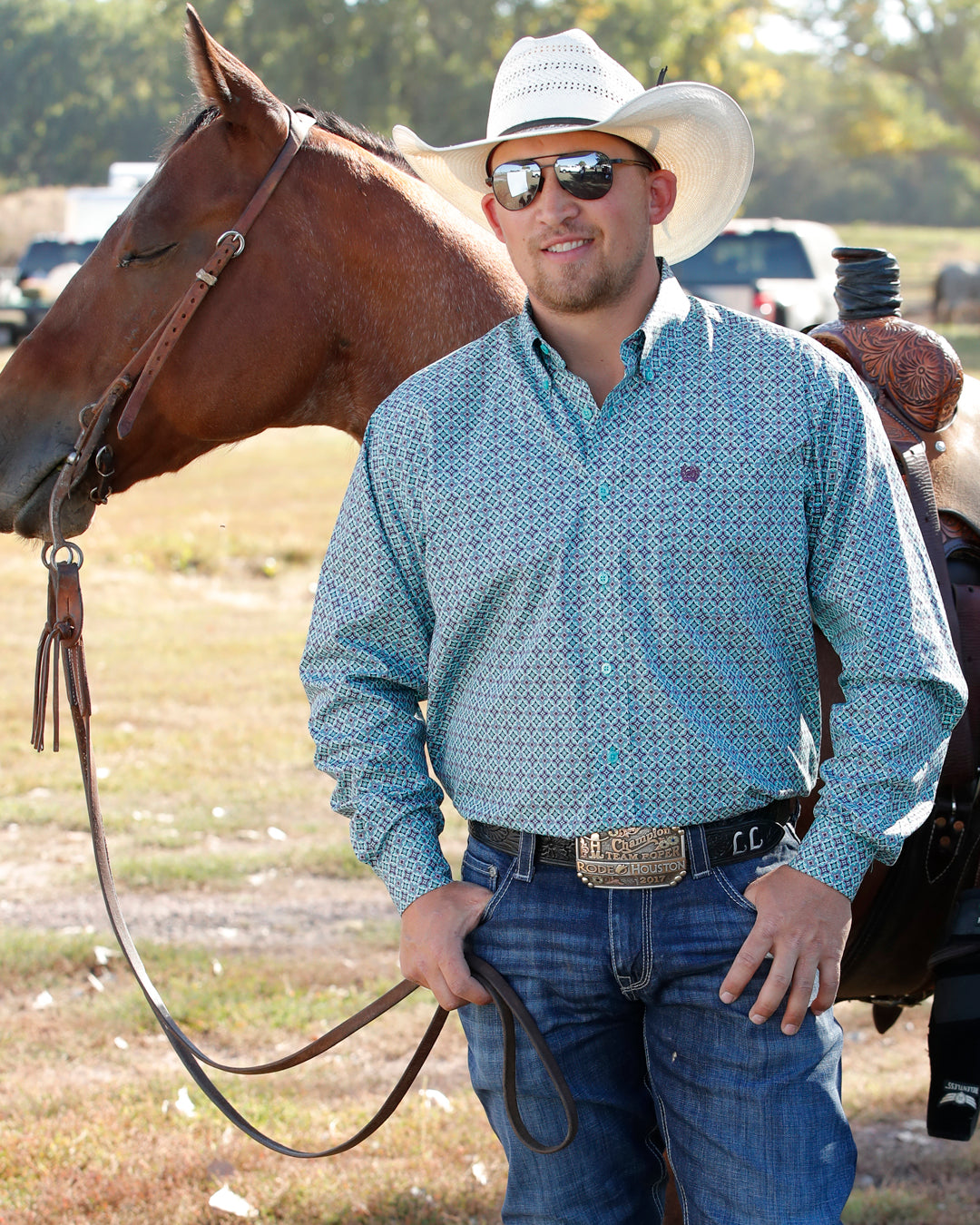 Men's Classic Fit Button-Down Western Shirt