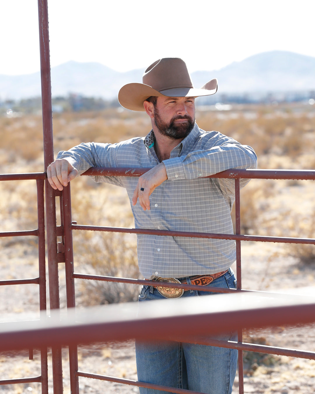 Men's Classic Fit Button-Down Western Shirt